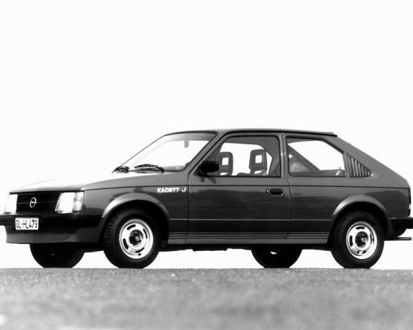 Фото Opel Kadett D Хэтчбек 3 дв.