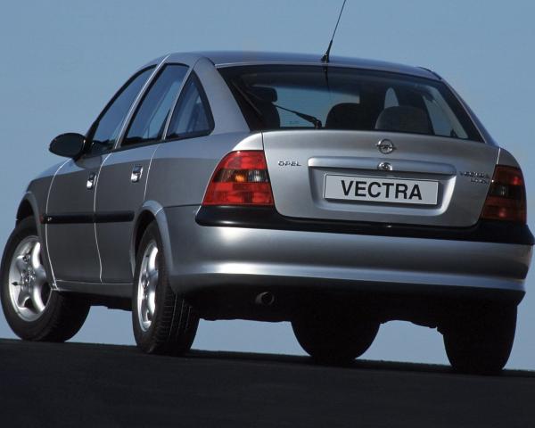 Фото Opel Vectra B Лифтбек