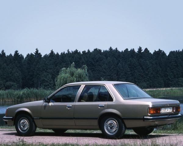 Фото Opel Commodore C Седан