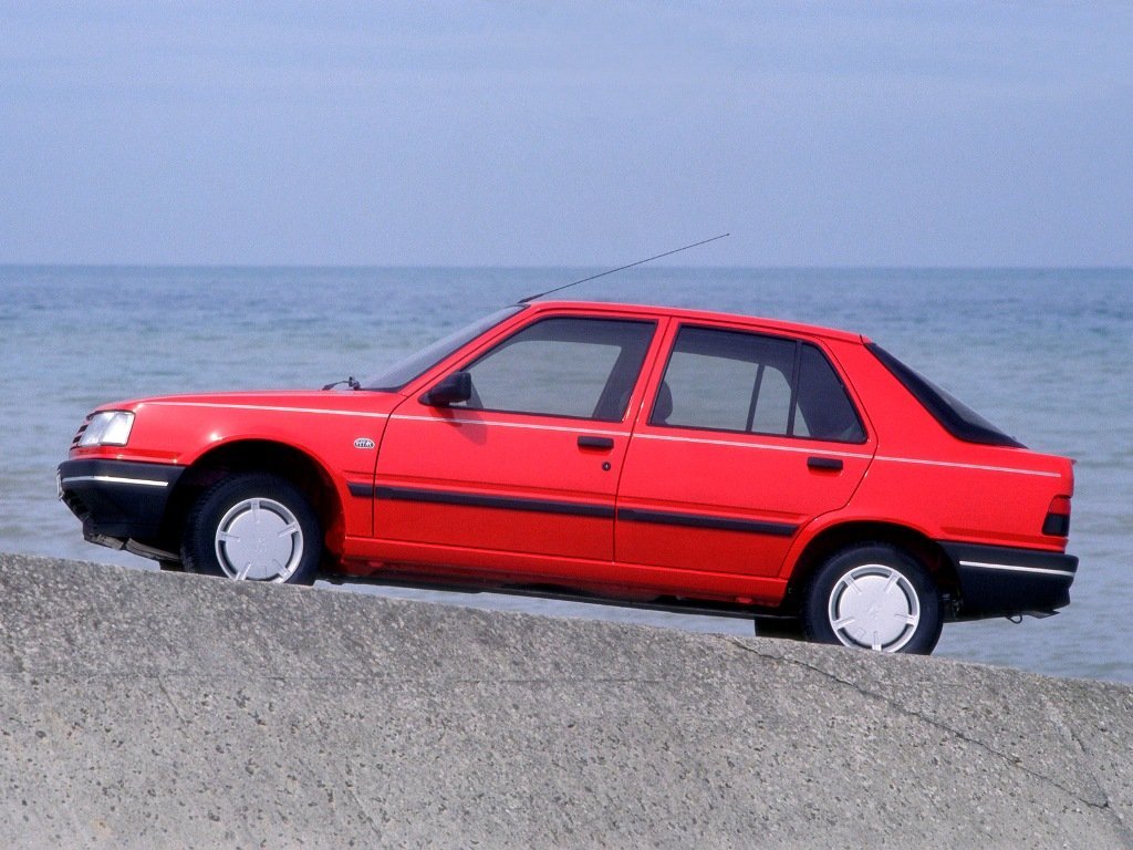 Фото Peugeot 309 I Рестайлинг Хэтчбек 5 дв.