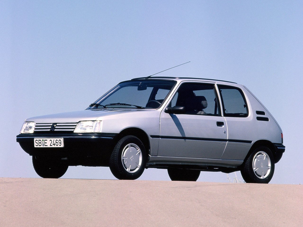 Фото Peugeot 205 I