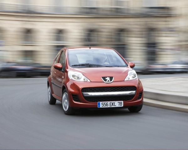 Фото Peugeot 107 I Рестайлинг Хэтчбек 5 дв.