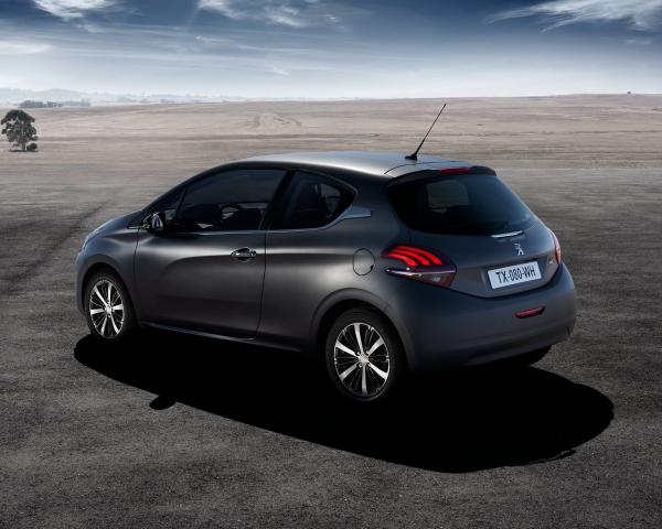 Фото Peugeot 208 I Рестайлинг Хэтчбек 3 дв.