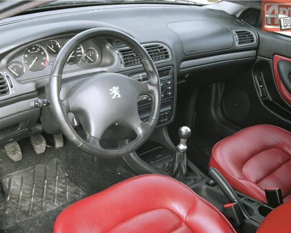 Фото Peugeot 406 I Купе