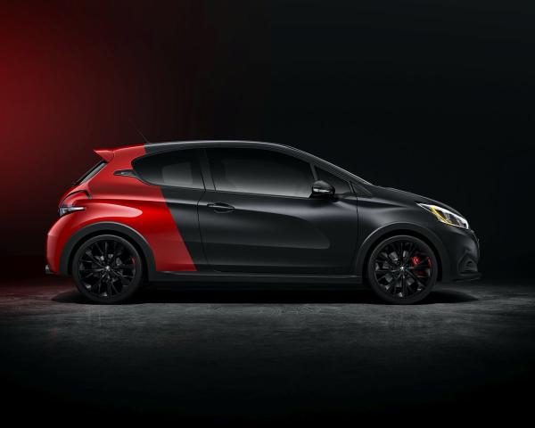 Фото Peugeot 208 GTi I Рестайлинг Хэтчбек 3 дв.