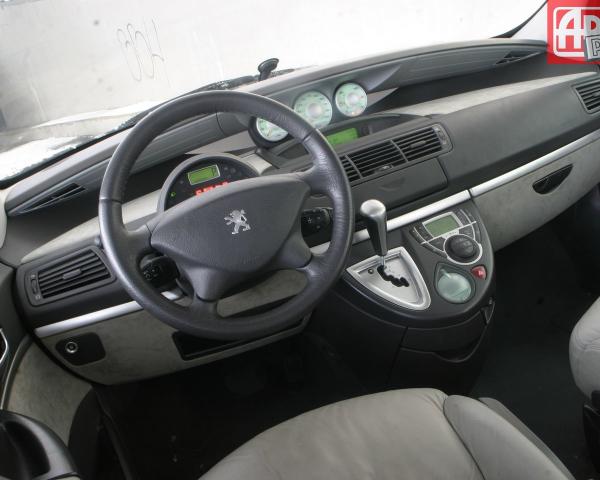 Фото Peugeot 807 I Компактвэн