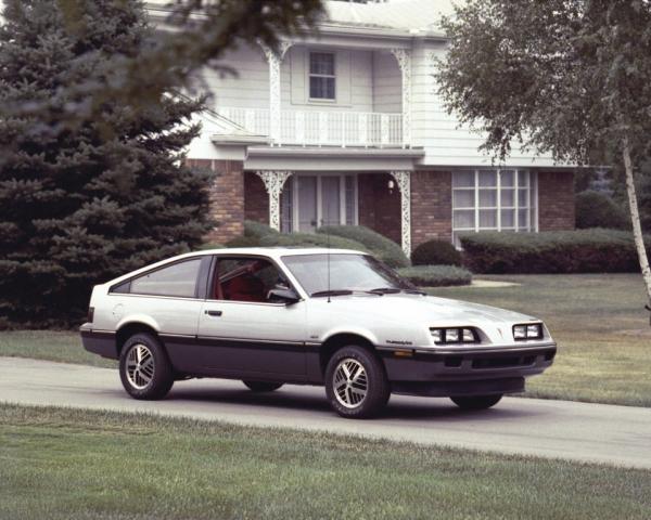 Фото Pontiac Sunbird II Купе