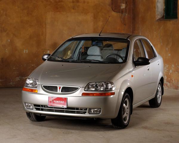 Фото Pontiac Wave T200 Седан