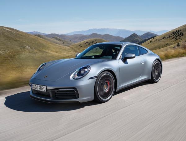 Сравнение Porsche 911 и Porsche Panamera