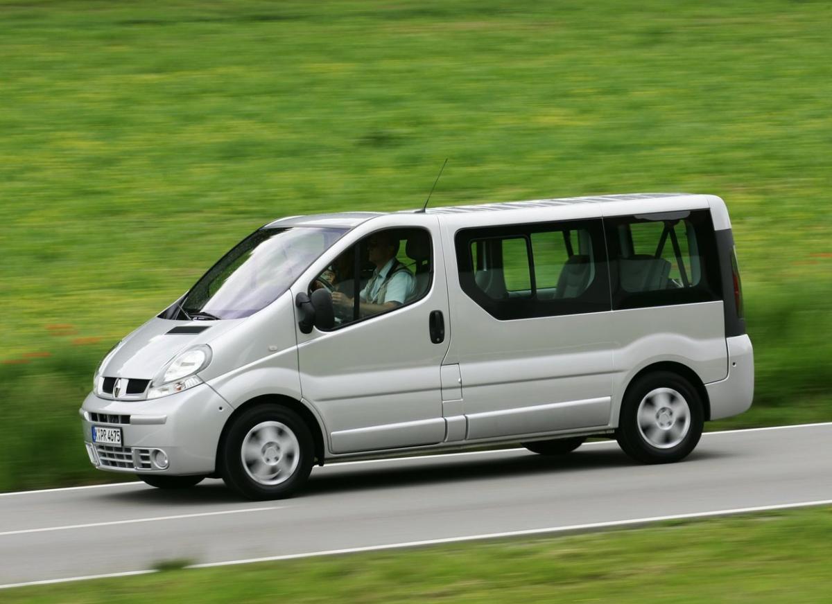 Сравнение Рено Трафик и Санг Йонг Истана, что лучше Renault Trafic или  SsangYong Istana