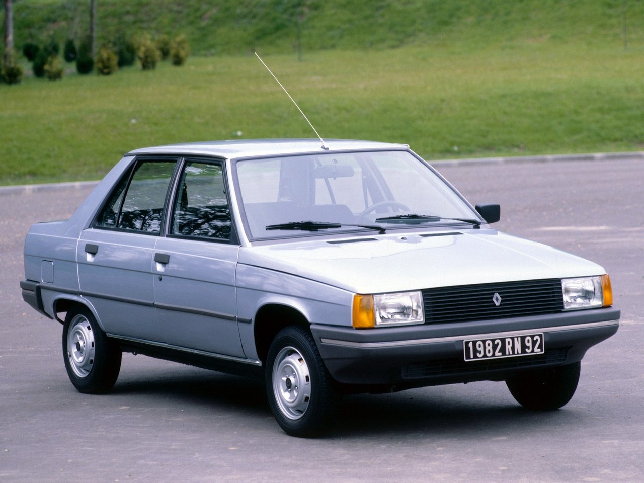 Фото Renault 9 I
