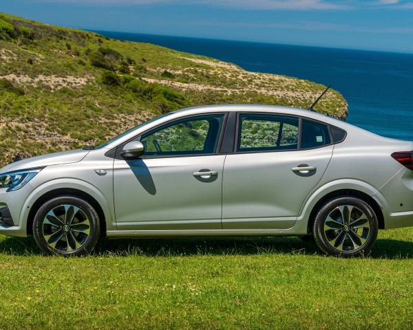 Фото Renault Taliant I Седан