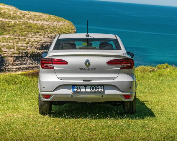 Фото Renault Taliant I Седан