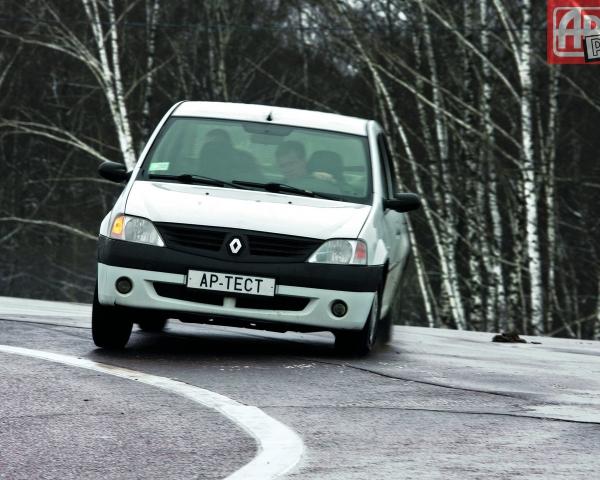 Фото Renault Logan I Седан