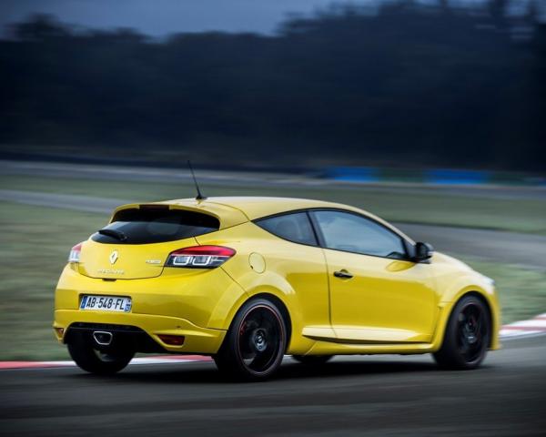 Фото Renault Megane RS III Рестайлинг Хэтчбек 3 дв.