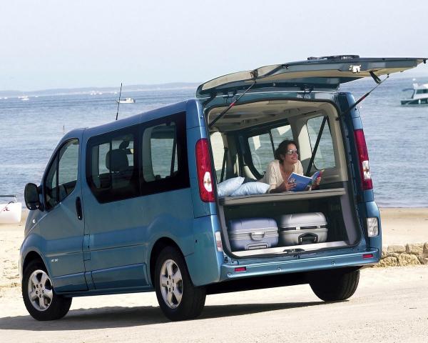 Фото Renault Trafic II Рестайлинг Минивэн