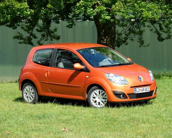 Фото Renault Twingo II Хэтчбек 3 дв.