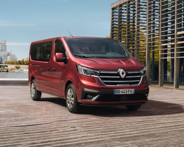 Фото Renault Trafic III Рестайлинг Минивэн L2