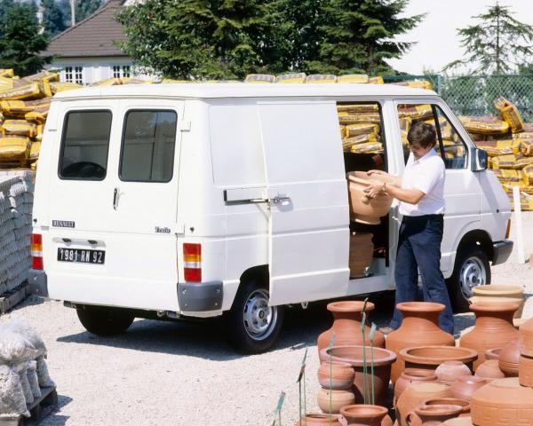 Фото Renault Trafic I Фургон