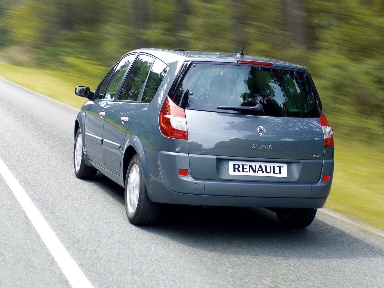 Характеристики 1.9 MT Дизель, Передний привод, Механика, 130 л.с. Renault  Scenic 2 поколение Рестайлинг 2006 - 2009, Компактвэн Grand