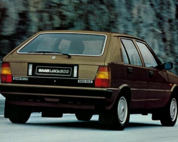 Фото Saab 600 I Хэтчбек 5 дв.