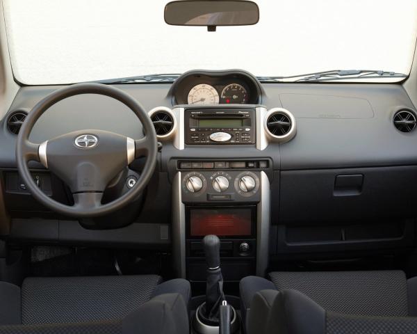 Фото Scion xA I Хэтчбек 5 дв.