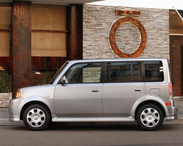 Фото Scion xB I Компактвэн