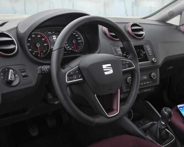 Фото Seat Ibiza IV Рестайлинг 2 Хэтчбек 3 дв.