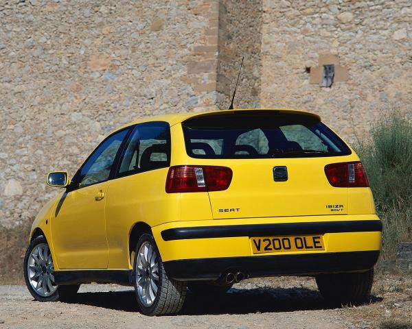 Фото Seat Ibiza II Рестайлинг Хэтчбек 3 дв.