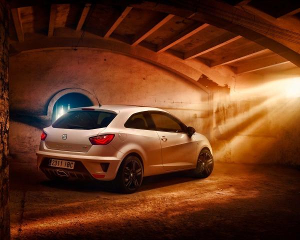 Фото Seat Ibiza Cupra IV Рестайлинг 2 Хэтчбек 3 дв.