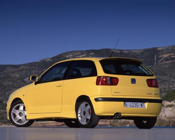 Фото Seat Ibiza Cupra II Рестайлинг Хэтчбек 3 дв.