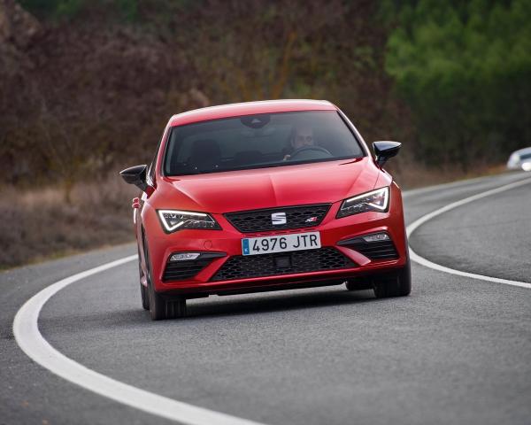 Фото Seat Leon Cupra III Рестайлинг Хэтчбек 5 дв.