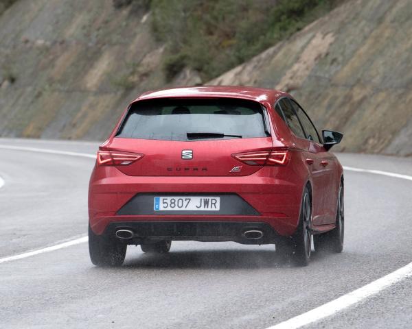 Фото Seat Leon Cupra III Рестайлинг Хэтчбек 5 дв.