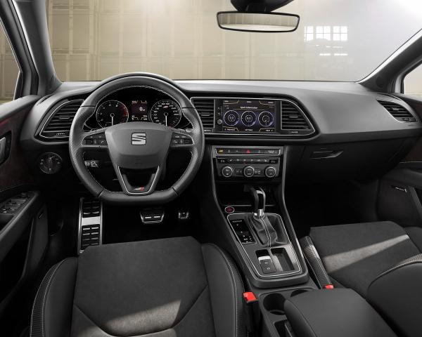 Фото Seat Leon Cupra III Рестайлинг Хэтчбек 5 дв.