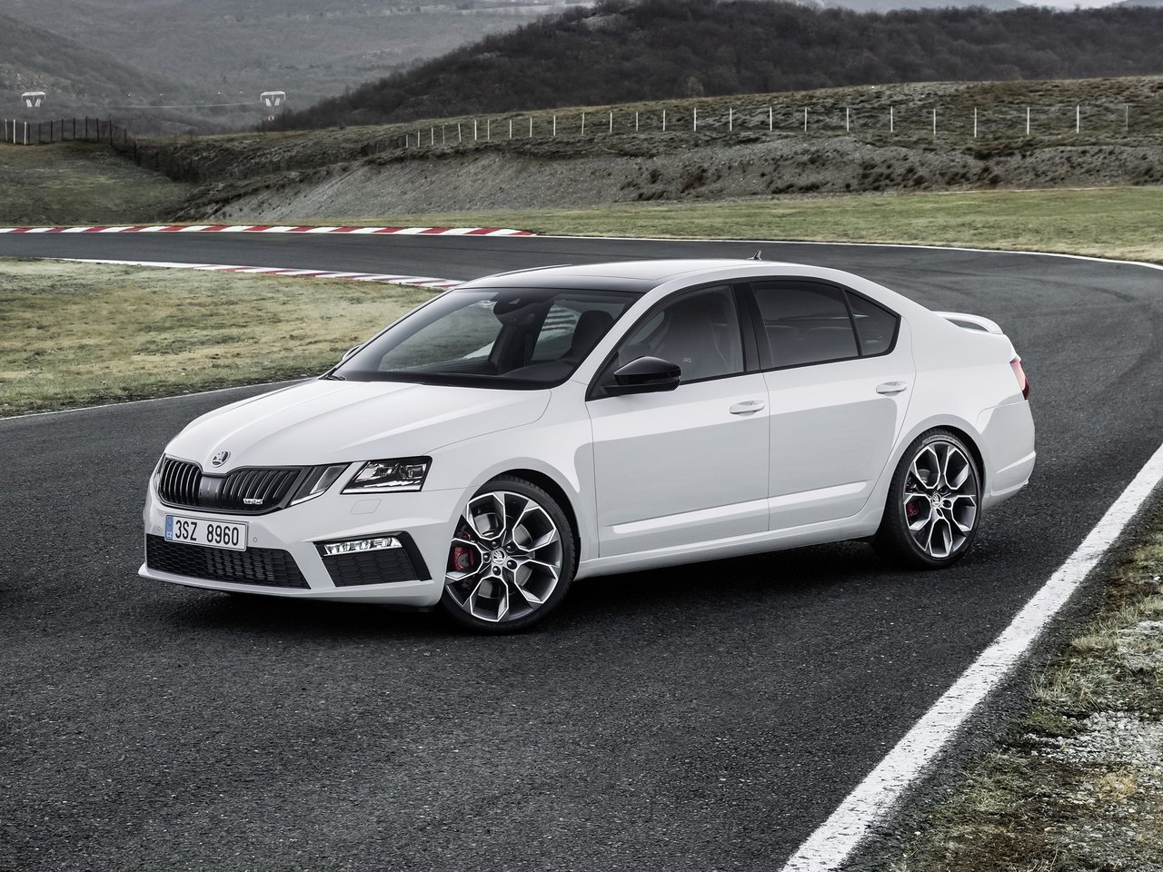 Фото Skoda Octavia RS III Рестайлинг