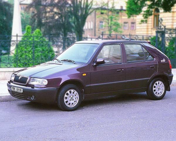 Фото Skoda Felicia I Рестайлинг Хэтчбек 5 дв.