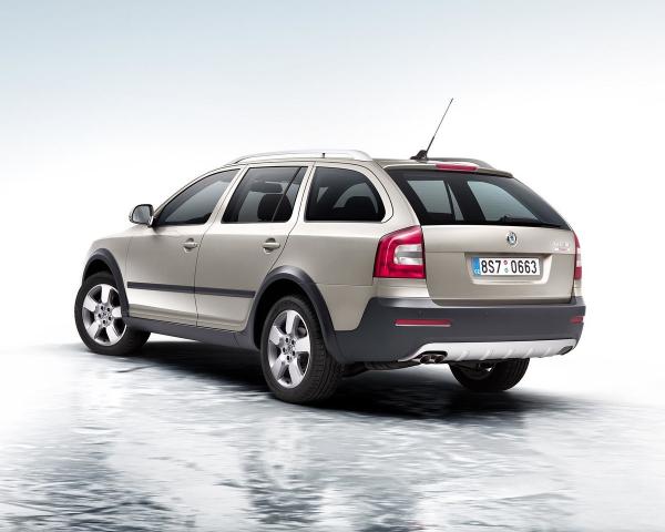 Фото Skoda Octavia II (A5) Рестайлинг Универсал 5 дв. Scout