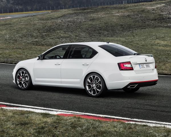 Фото Skoda Octavia RS III Рестайлинг Лифтбек