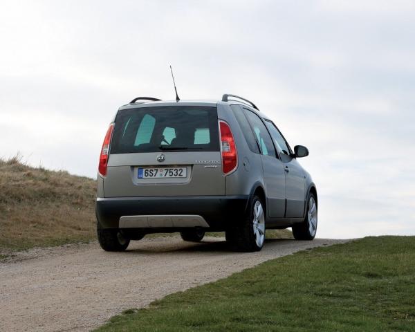 Фото Skoda Roomster I Компактвэн Scout