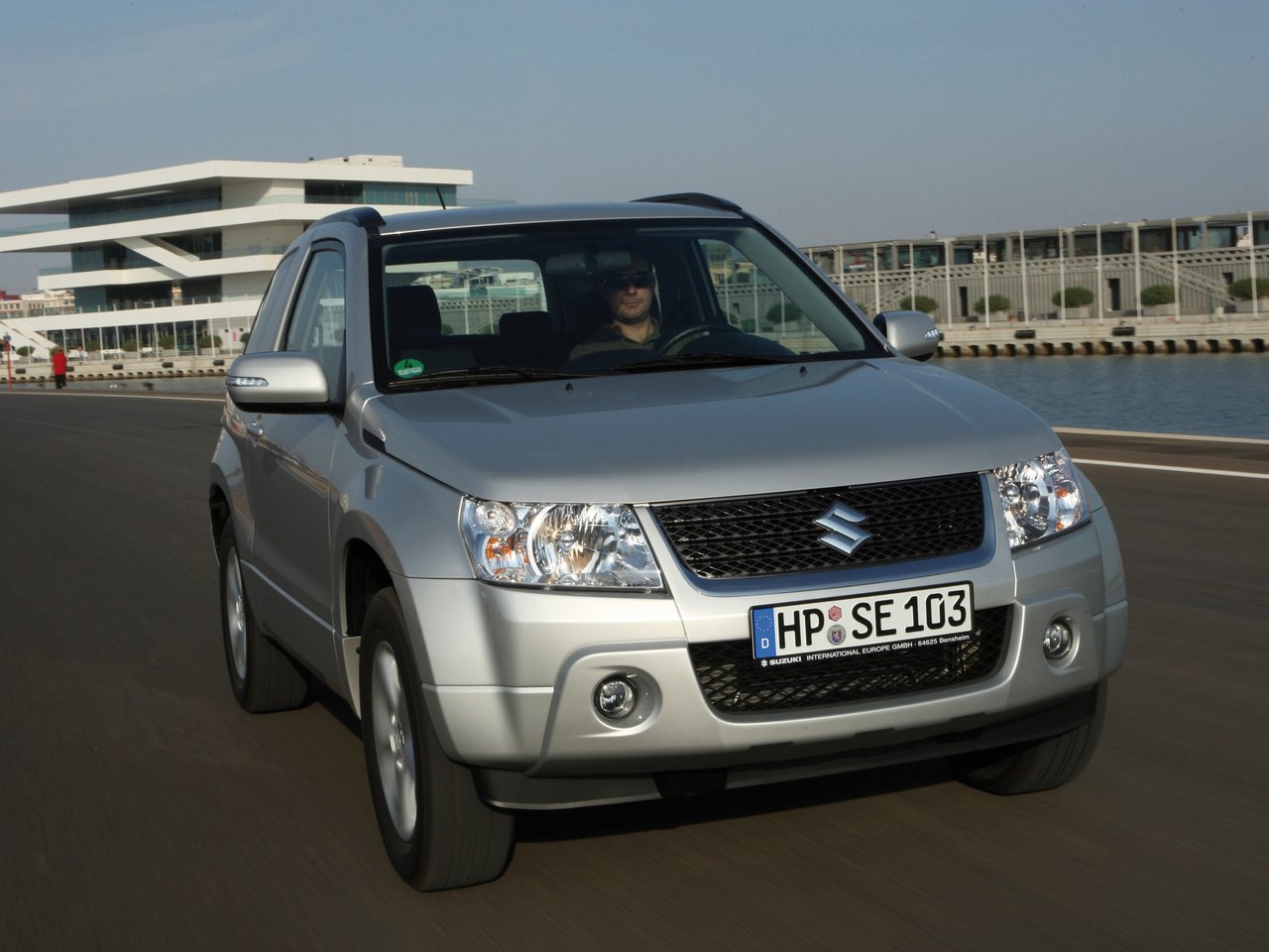 Характеристики 2.4 AT Бензин, Задний привод, Автомат, 169 л.с. Suzuki Grand  Vitara 3 поколение Рестайлинг 2008 - 2012, Внедорожник 3 дв.