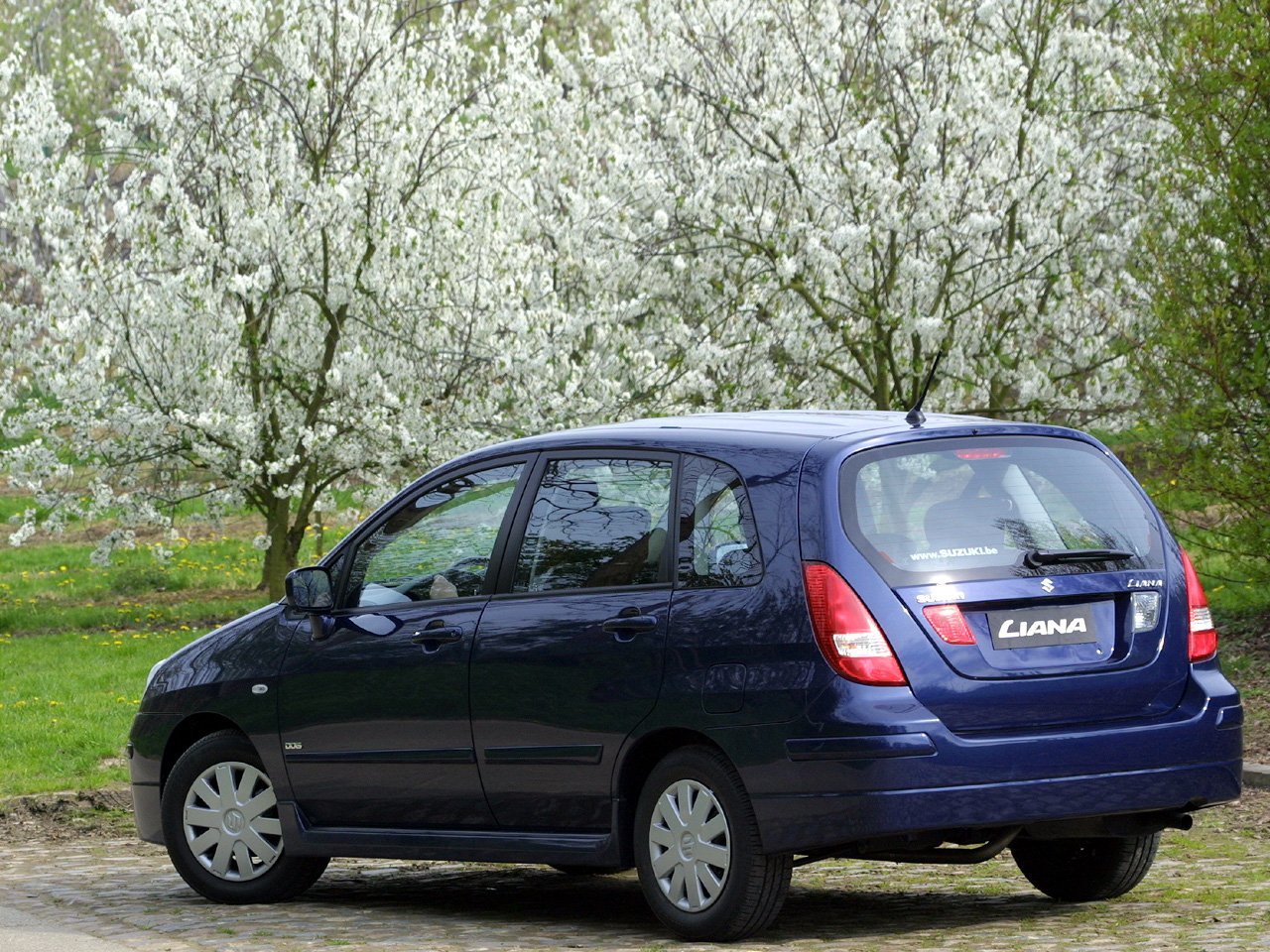 Характеристики 1.6 AT Бензин, Полный привод, Автомат, 107 л.с. Suzuki Liana  1 поколение Рестайлинг 2004 - 2008, Универсал 5 дв.