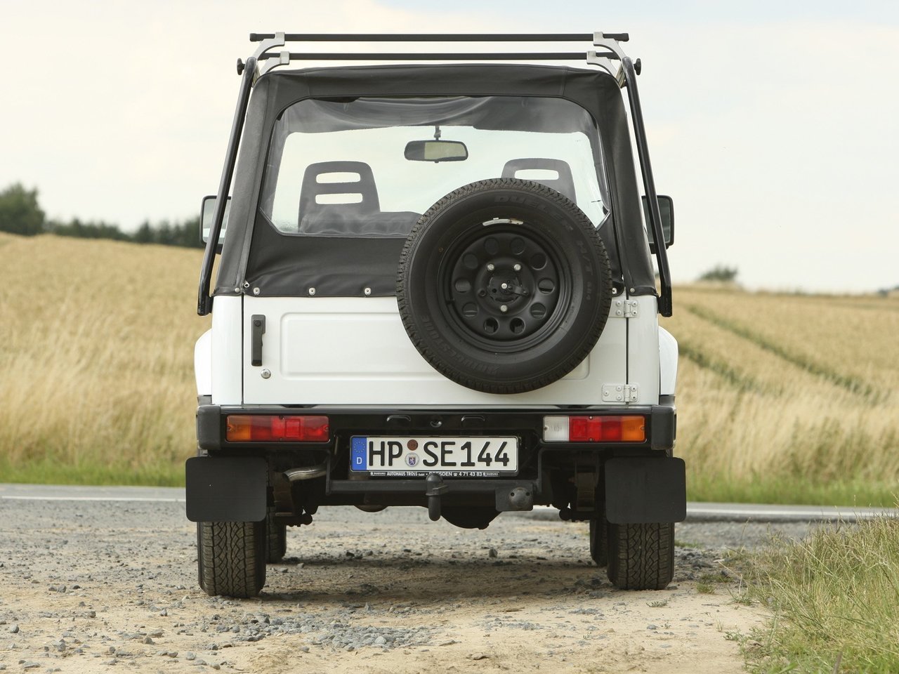 Характеристики 1.0 MT Бензин, Полный привод, Механика, 45 л.с. Suzuki  Samurai 1 поколение 1981 - 2003, Внедорожник 3 дв.