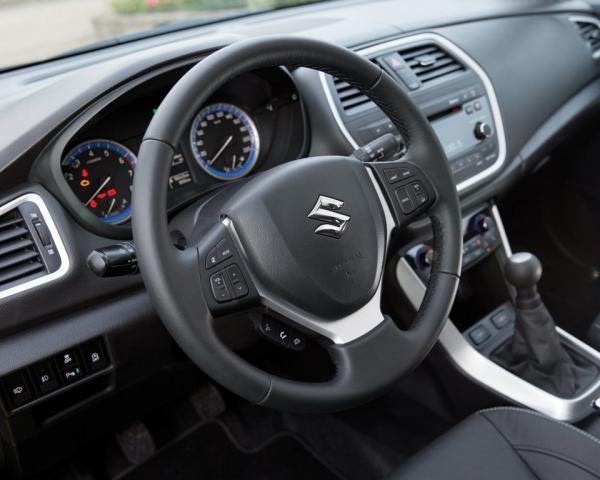 Фото Suzuki SX4 II (S-Cross) Хэтчбек 5 дв.