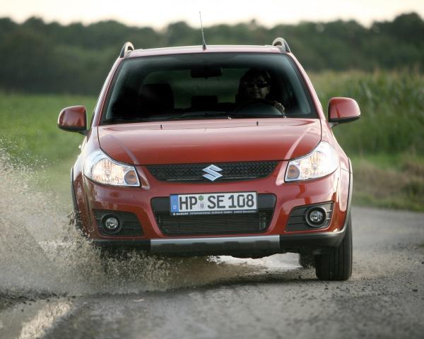 Фото Suzuki SX4 I (Classic) Рестайлинг Хэтчбек 5 дв.