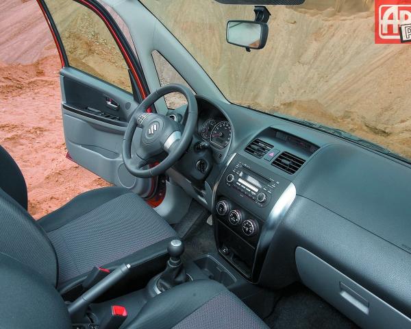 Фото Suzuki SX4 I (Classic) Хэтчбек 5 дв.