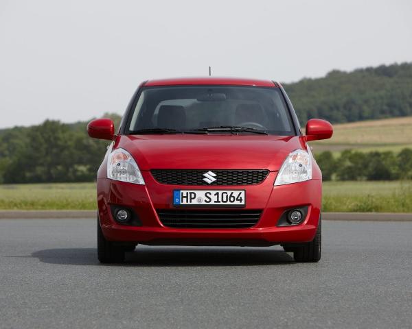 Фото Suzuki Swift IV Хэтчбек 5 дв.