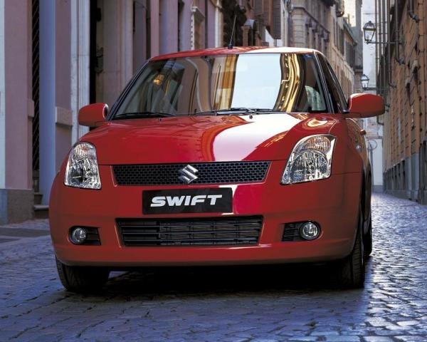 Фото Suzuki Swift III Хэтчбек 3 дв.