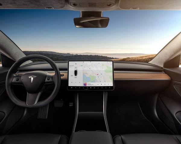 Фото Tesla Model 3 I Седан
