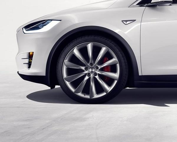 Фото Tesla Model X I Внедорожник 5 дв.