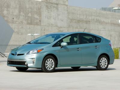 Фото Toyota Prius III Рестайлинг (XW30) Хэтчбек 5 дв. PHV